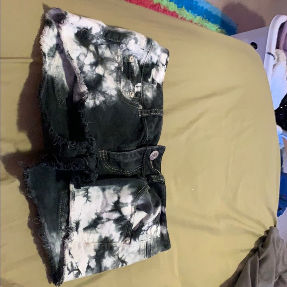 Patterned Black Jean Shorts